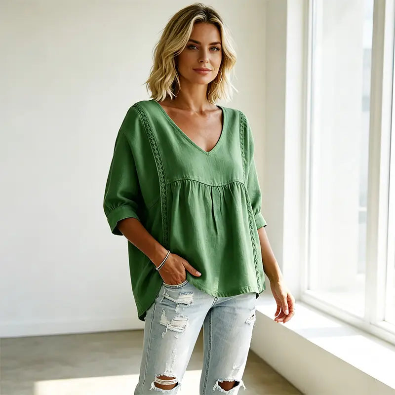 Bluză Boho-Chic de Vară cu Decolteu în V și Detalii Dantelate – Croială lejeră care ascunde imperfecțiunile și flatează orice siluetă!