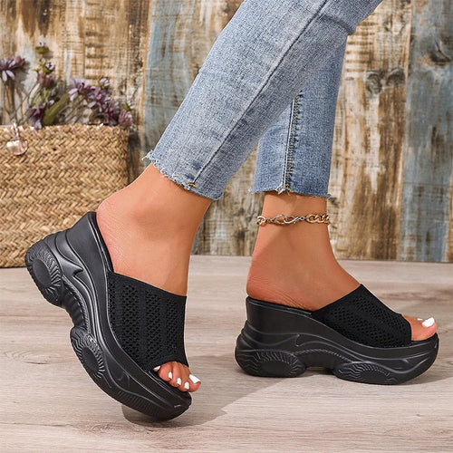 Mărimi Mari (35-43) și Material Elastic Flyknit. Papucii care se adaptează perfect pe picior fără să frece sau să strângă!